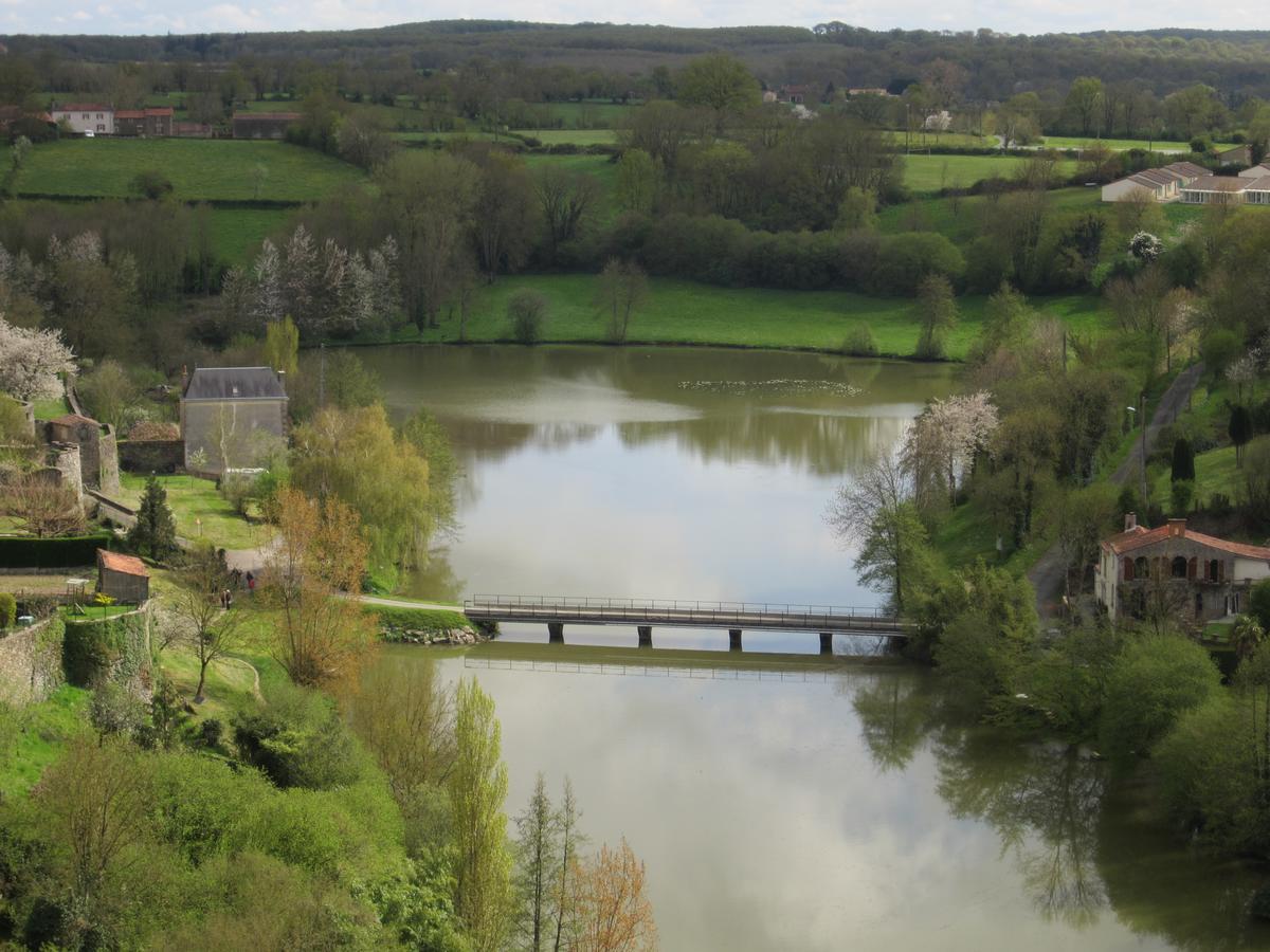 Auberge de Maitre Pannetier Vouvant Extérieur photo