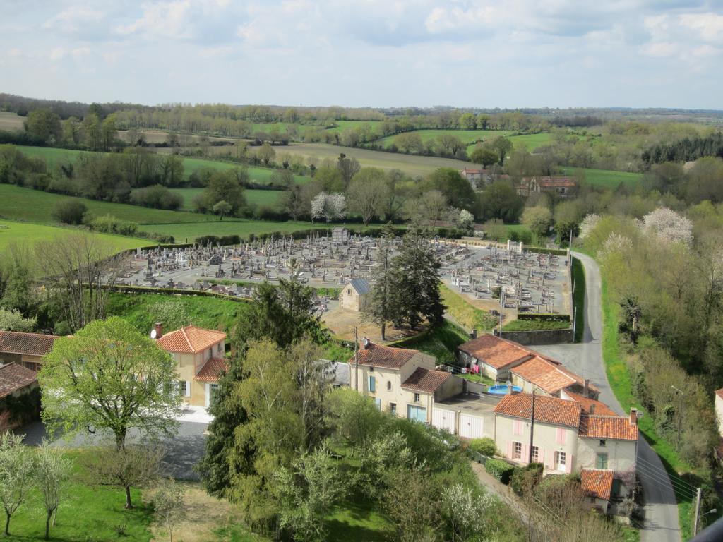 Auberge de Maitre Pannetier Vouvant Extérieur photo